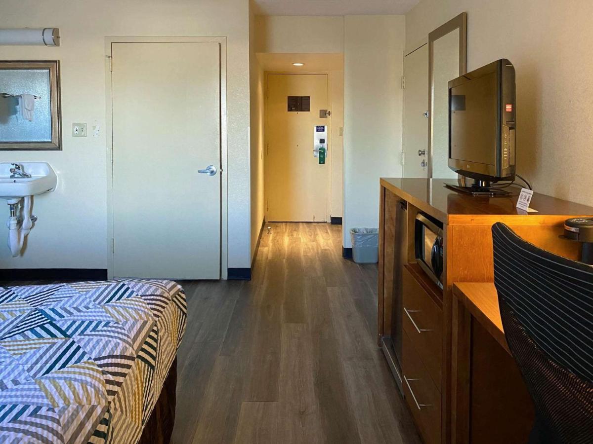 Motel 6 Catonsville Md Baltimore West Екстериор снимка